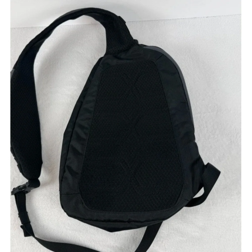 Patagonia Atom 8L Sling Backpack Black Crossbody Day Pack Hiking Travel Bag